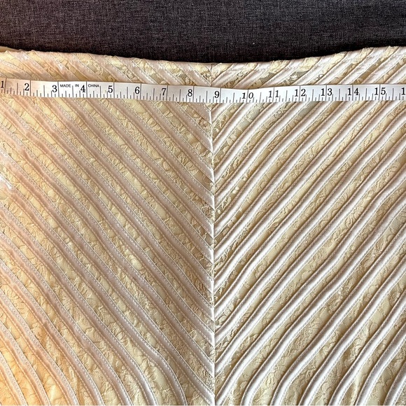 Vintage MOSHITA COUTURE ~ Gorgeous Low-Rise Cream Skirt ~ Bias Ribbon Detail ~ M - Picture 7 of 10